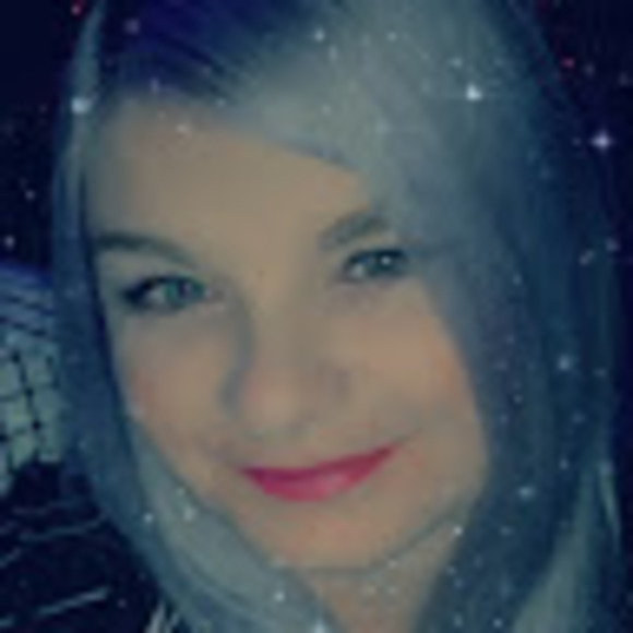 Meet your Posher, Robyn - Picture 1 of 1